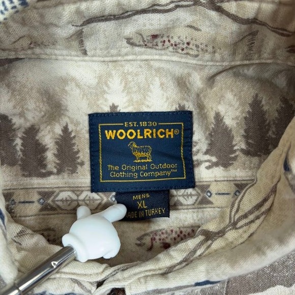 Woolrich flannel shirt Mens XL Tan Button Down Long Sleeve Fishing Trees Pattern - Picture 2 of 7